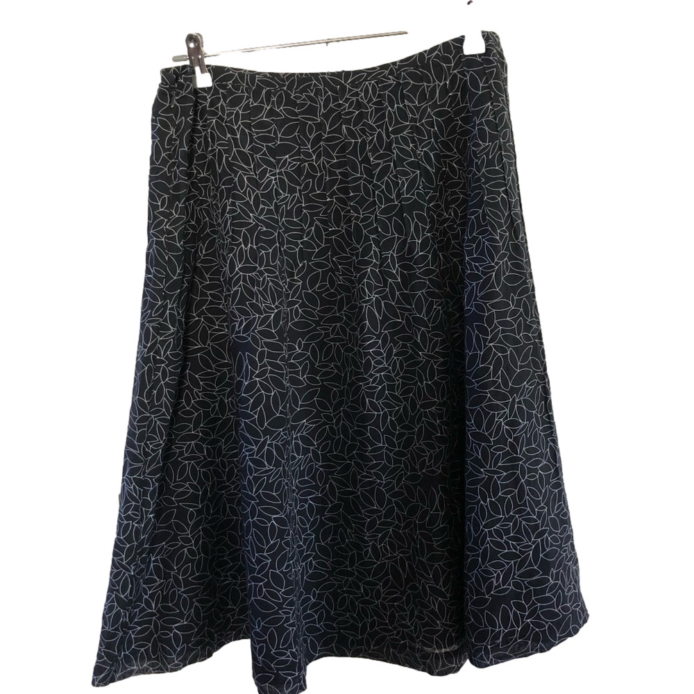 EUC ✨ Calvin Klein Navy Blue knee length skirt- size 8